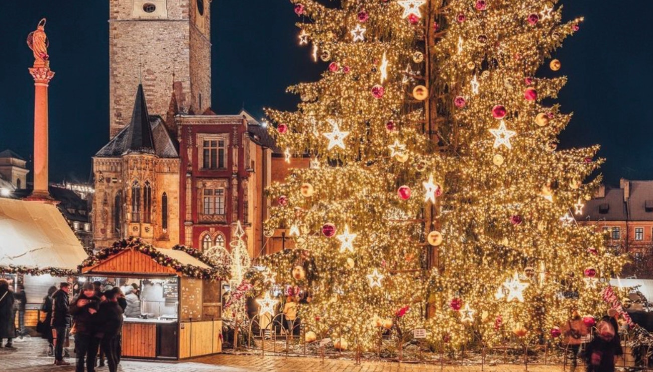 Adventní trhy: Návrat k tradicím, nebo výprodej nostalgie? Adventní trhy: Návrat k tradicím, nebo výprodej nostalgie?