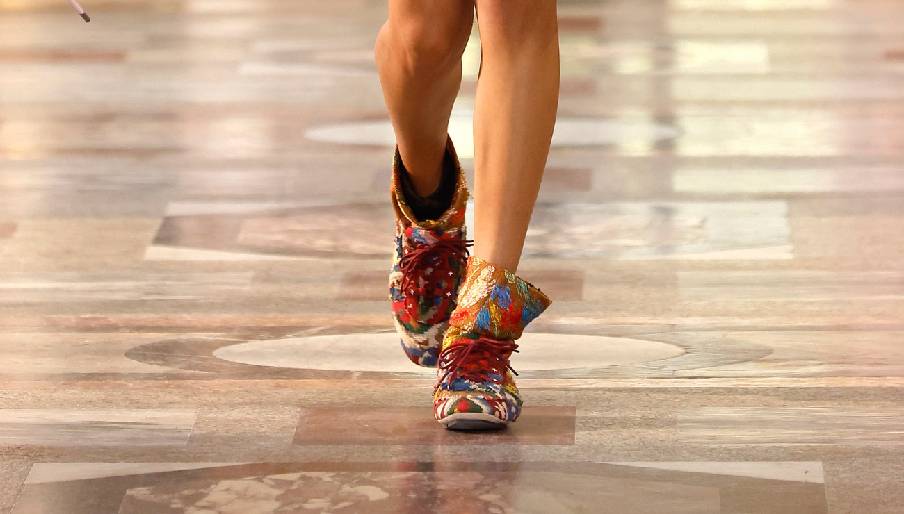 Tenisky, které nejsou jen na běhání. Nejstylovější doplněk letošního podzimu Tenisky, které nejsou jen na běhání. Nejstylovější doplněk letošního podzimu