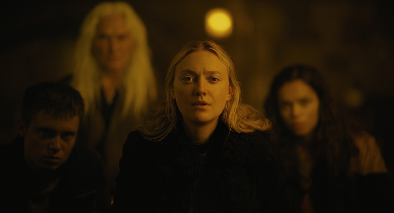 Film Strážci (The Watchers)