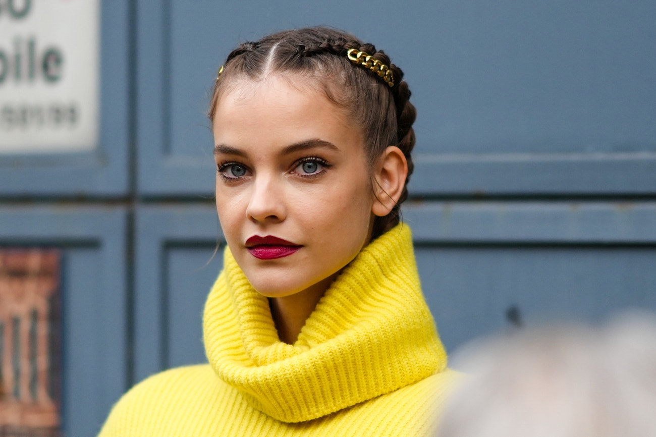 Barbara Palvin v svetru Philosophy