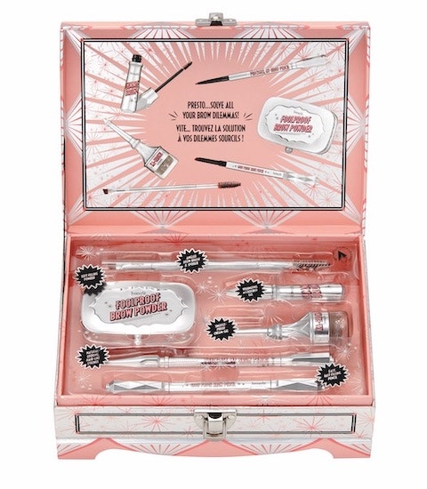 Sada na úpravu obočí Magical Brow Stars, Benefit (prodává Sephora), 1890 Kč