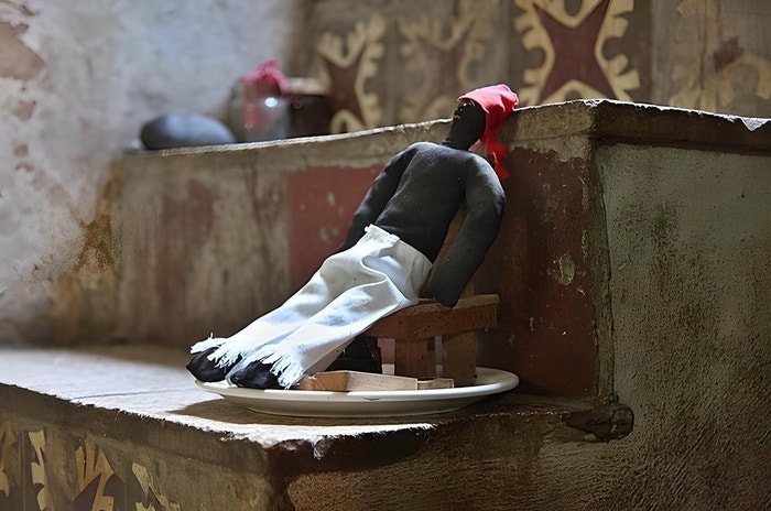 Santería je náboženství, které vzniklo na Kubě smíšením náboženství západoafrických Jorubů s katolickou vírou