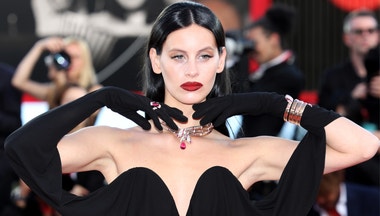 Cherry, Cherry Lady: Třešňový make-up bere útokem přehlídková mola i TikTok
