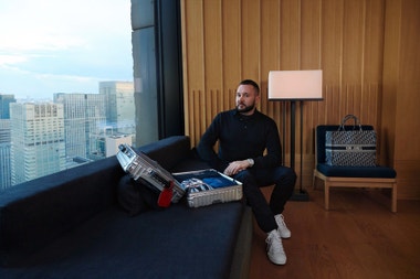 Kim Jones jde ve stopách Karla Lagerfelda a začíná navrhovat pro Fendi