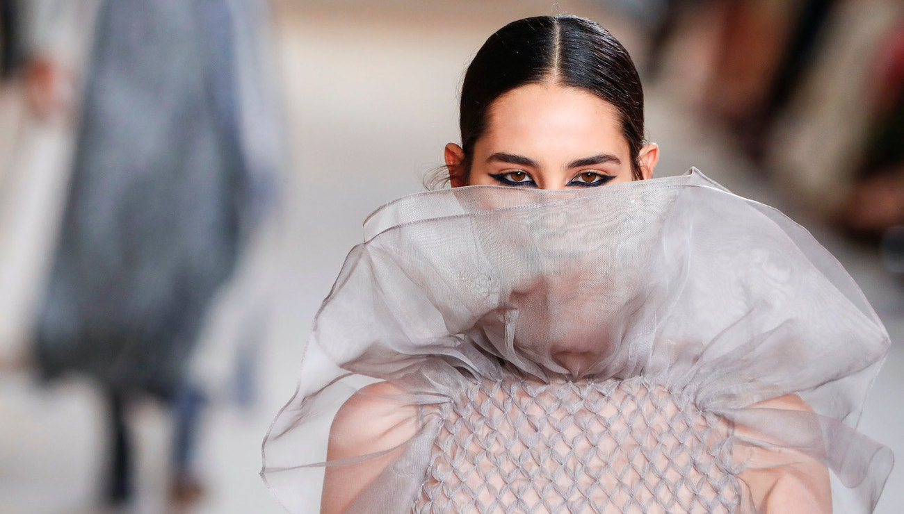 Haute Couture 2022: Kdo chybí, kdo přibyl a co čekat