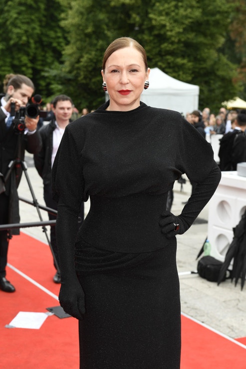 Filmový festival Karlovy Vary 2025 – závěrečný večer: Zuzana Stivínová v šatech od Tatiany Kováříkové, 12. července 2025