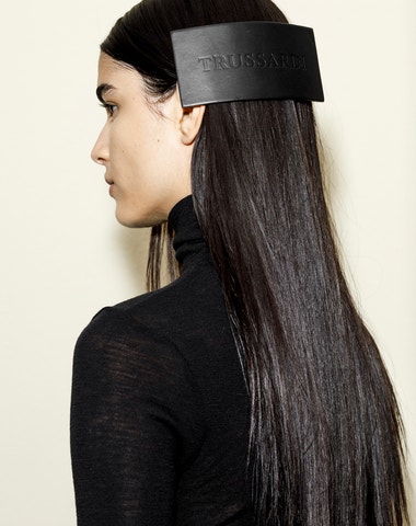 Vogue beauty school: Nejlepší oleje na vlasy pro lesk, růst, sílu a ochranu
