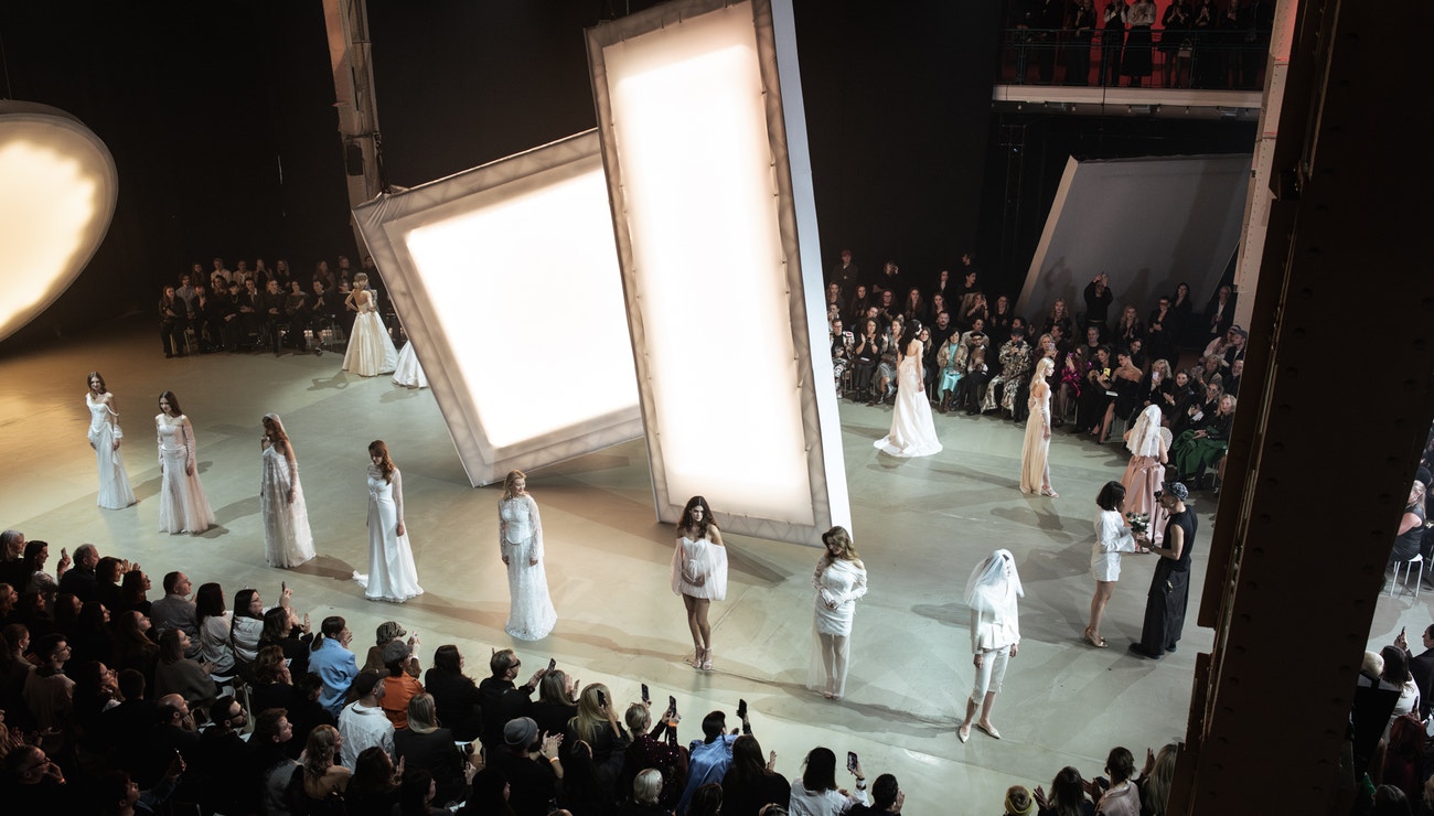 Mercedes-Benz Fashion Live! 2025: Hlas novej generácie a energia prítomného okamihu Mercedes-Benz Fashion Live! 2025: Hlas novej generácie a energia prítomného okamihu