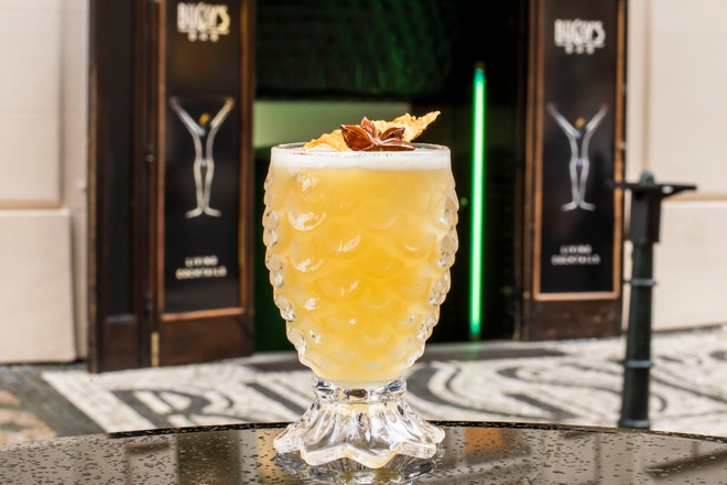 Autor: Bugsy’s Bar