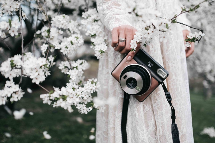  Polaroid nebo Instax si můžete zdarma zapůjčit. Stačí jen zakoupit filmy a pak už jen tvořit.