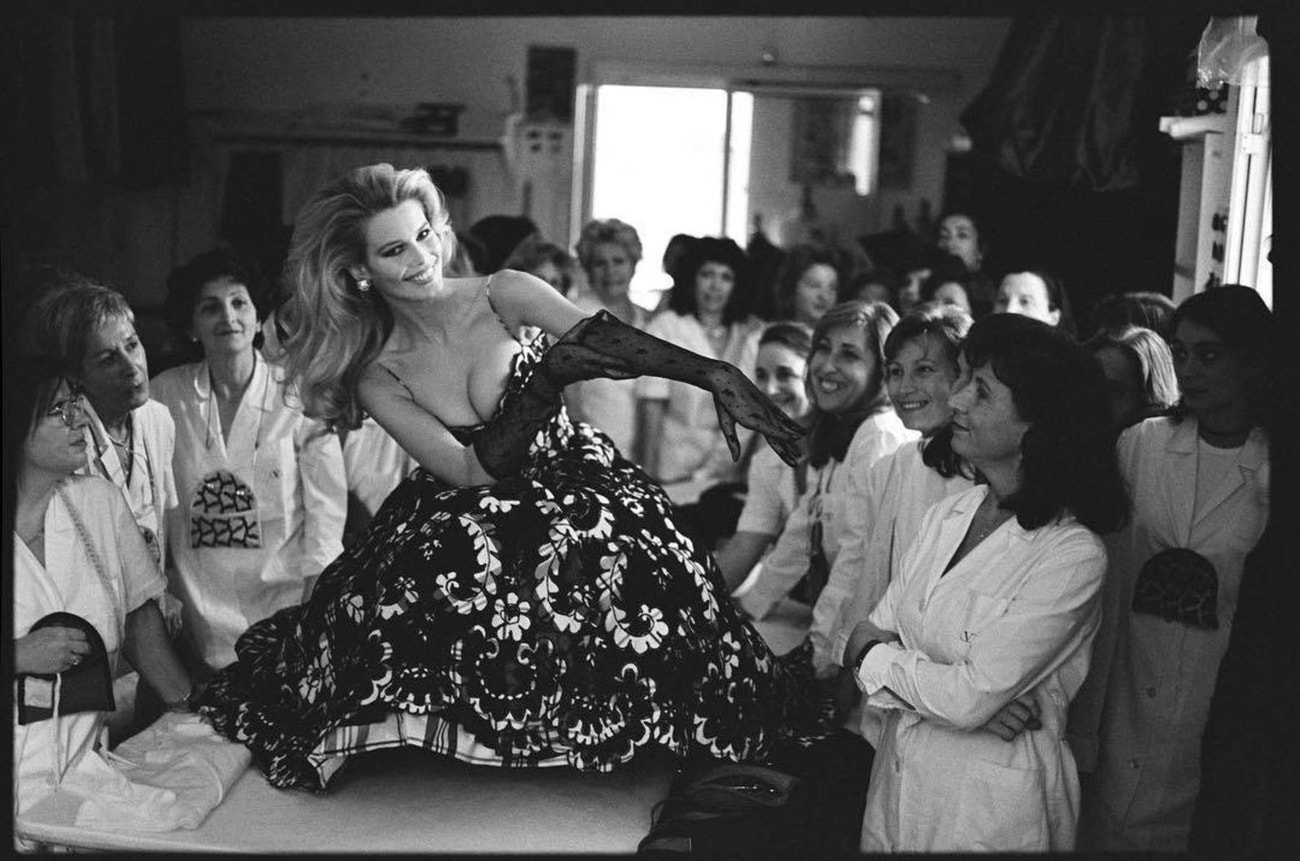 Claudia Schiffer v Maison Valentino