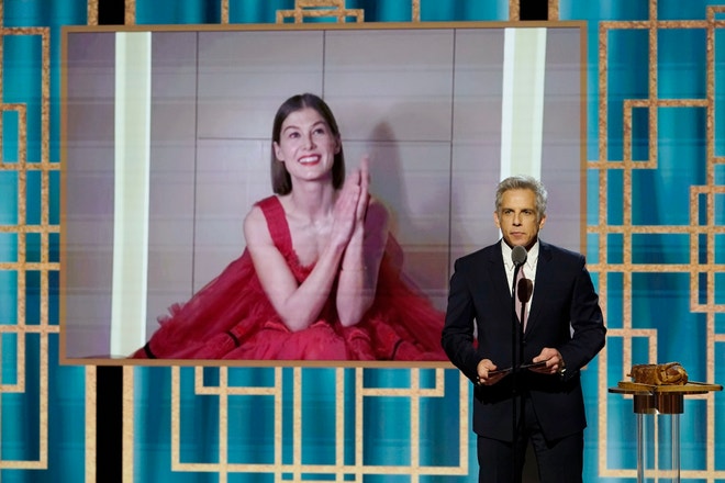 Rosamund Pike a Ben Stiller na předávání Zlatých glóbů 2021