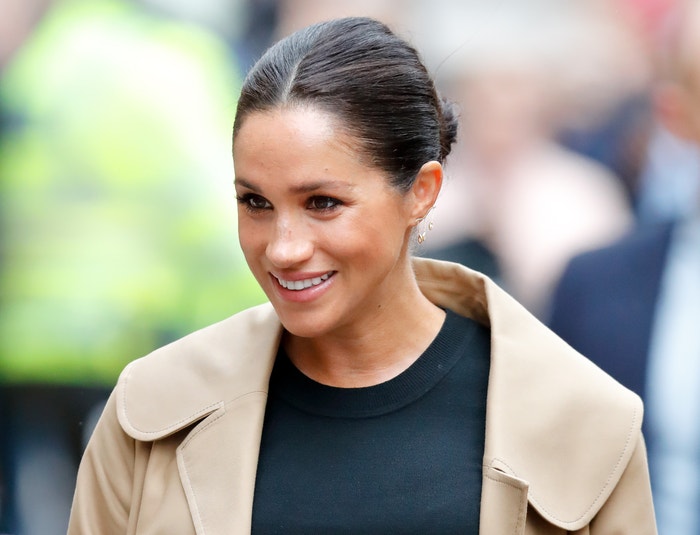 Meghan Markle s náušnicemi Kimaï, Londýn, leden 2019