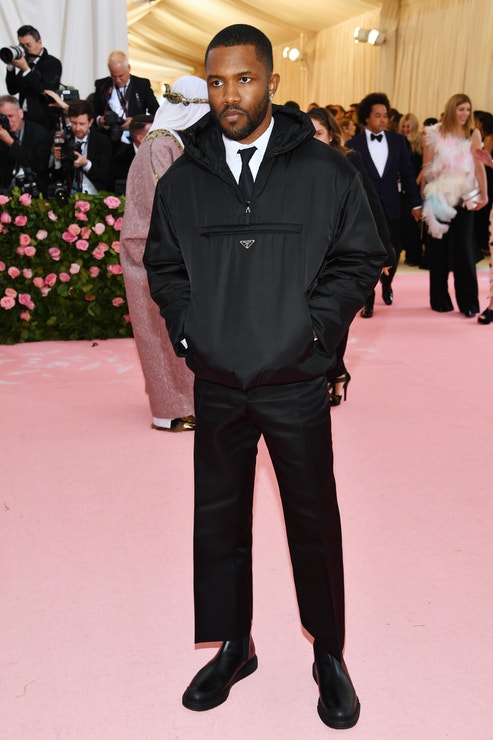 Frank Ocean v obleku Prada