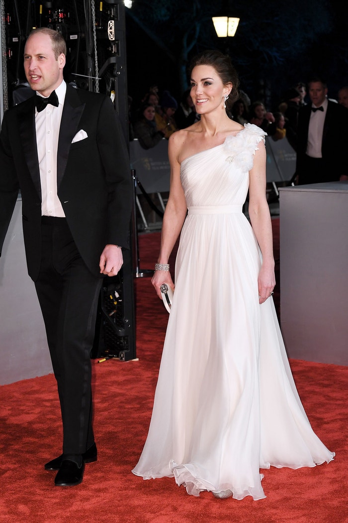 Vévodkyně z Cambridge v šatech Alexander McQueen a princ William