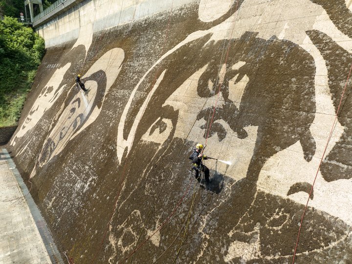 Reverzní graffiti ve Viandenu, Klaus Dauven