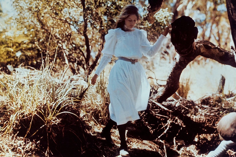 Anne-Louise Lambert ve filmu Pikink na Hanging Rock