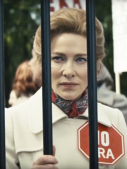 Cate Blanchett jako Phyllis Schlafly