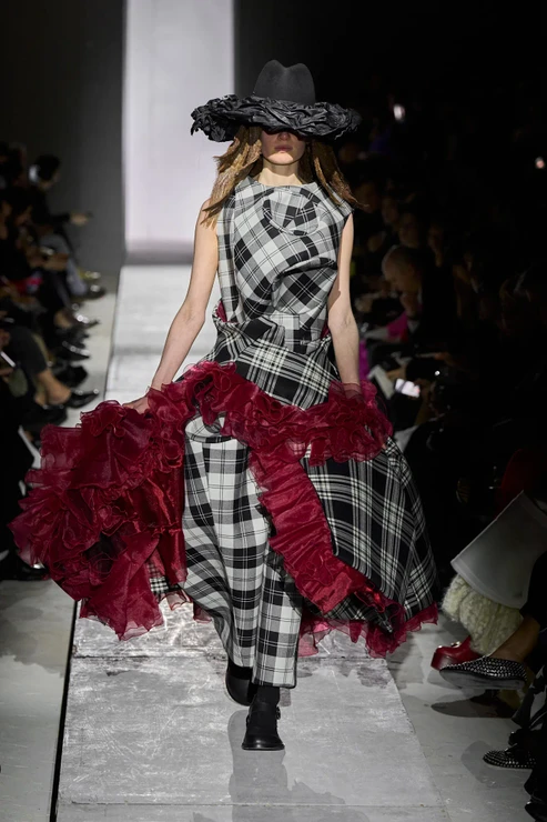 Kolekce podzim - zima 2025/2026, COMME DES GARÇONS