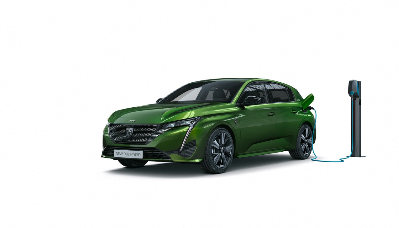 Dobíjecí hybrid vám dá mnohem víc než jen parkování zdarma na modrých zónách. Ušetříte palivo a příroda vám poděkuje. Peugeot 308 Hybrid si vystačí s 1,2 litrem benzinu na 100 kilometrů a emituje jen 24 g CO 2 /km. Peugeot, prodává Peugeot, #voguepromotion