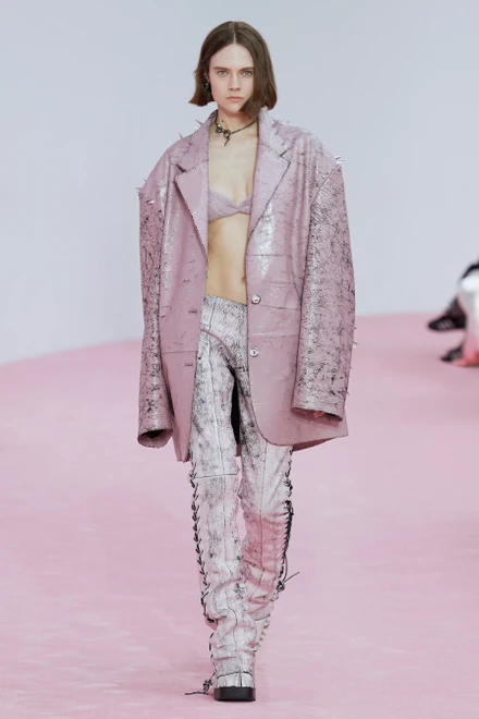 Autor: Courtesy of Acne Studios
