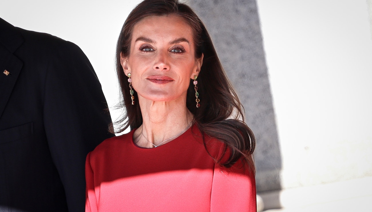 Královna Letizia předvedla vánoční šaty roku 2025, které spojují svatební trendy, business dress code i Vánoce Královna Letizia předvedla vánoční šaty roku 2025, které spojují svatební trendy, business dress code i Vánoce