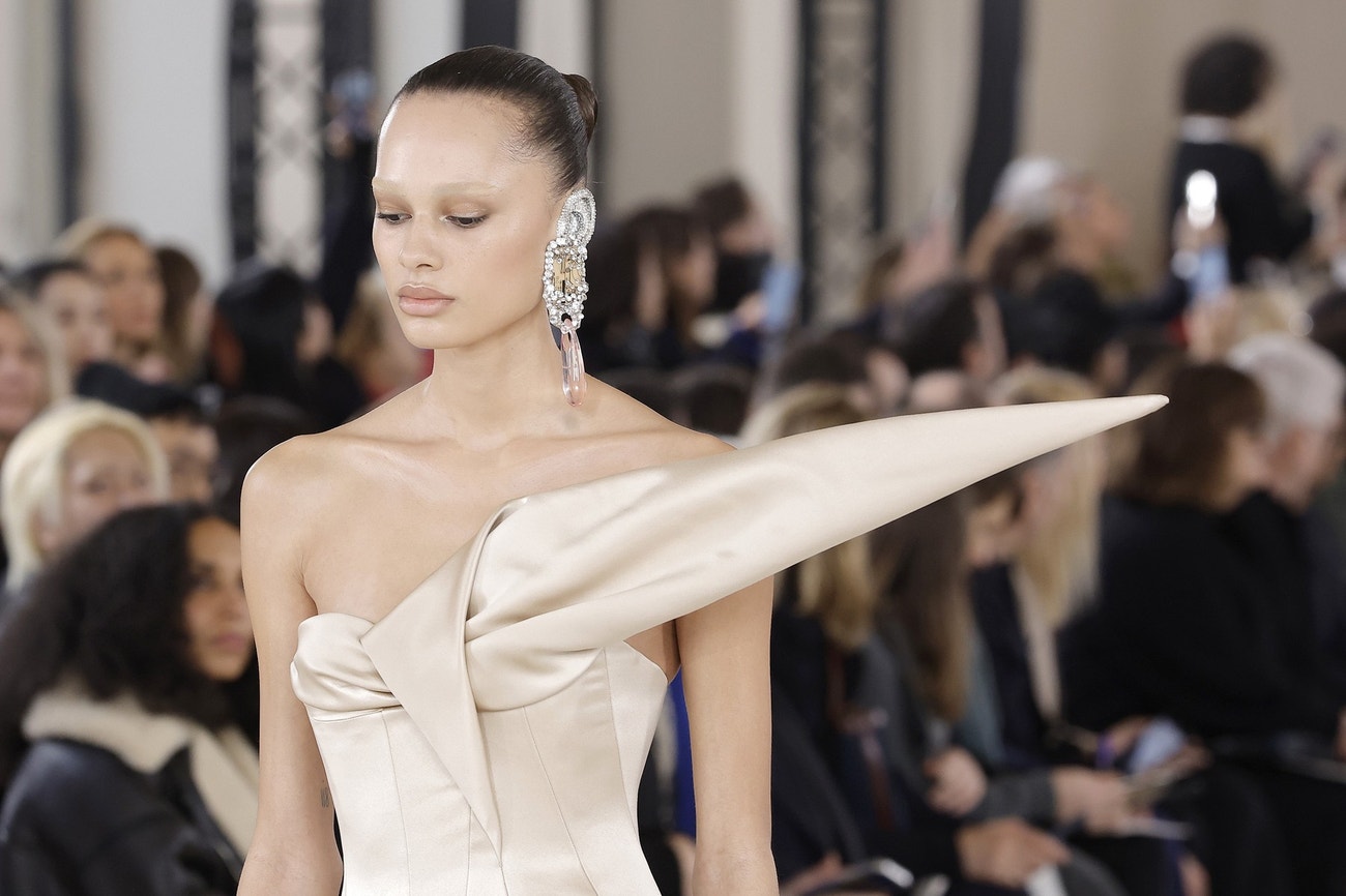 Haute couture kolekce jaro - léto 2024, SCHIAPARELLI