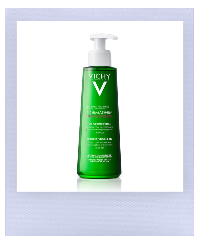 Ráno: Normaderm Phytosolution intenzivní čisticí gel pro pleť se sklonem k akné, Vichy, 375 Kč Autor: Archiv značky
