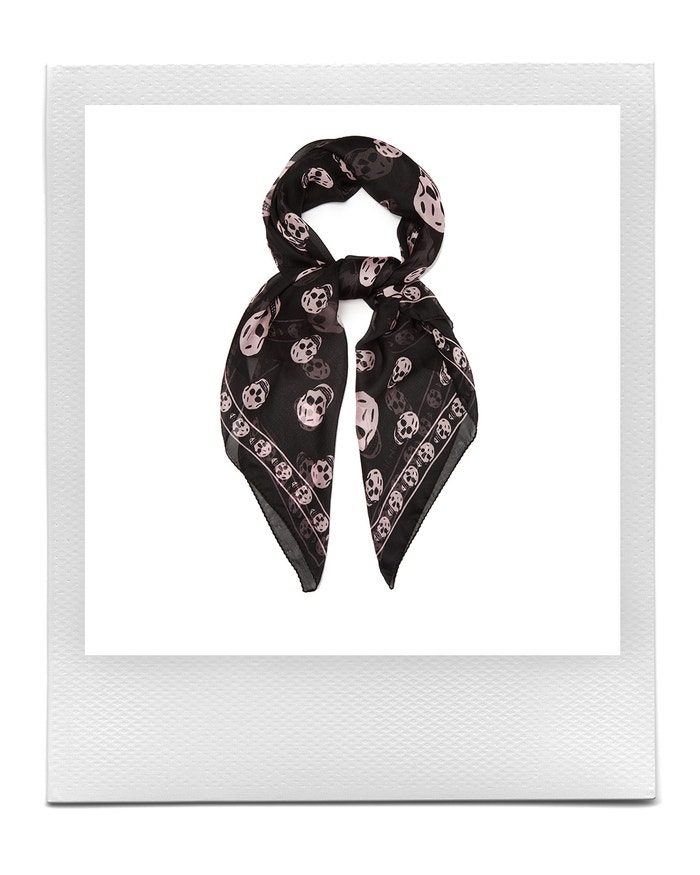Skull-print silk-chiffon scarf, Alexander McQueen, sold by MatchesFashion, 245 €