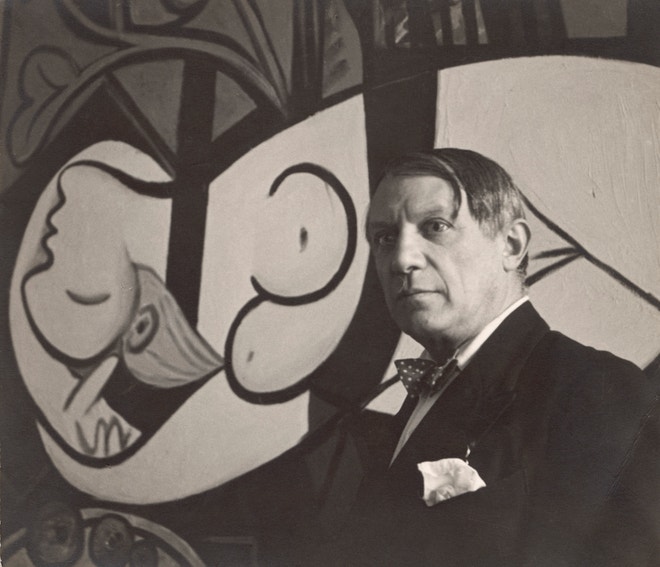 Pablo Picasso se svým obrazem Marie-Thérèse Walter (1932)