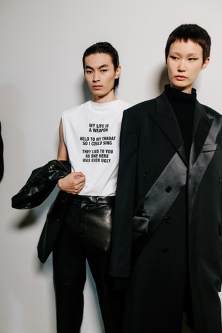 Podfukářka Anna Delvey v centru dění a znovuzrození Helmuta Langa aneb to nej z NYFW
