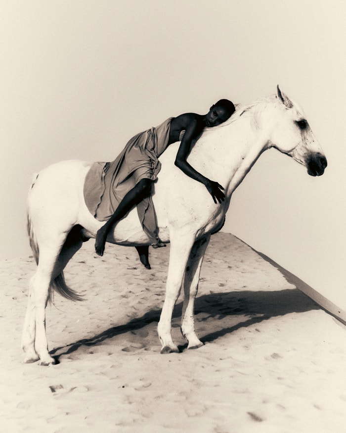 Autor: Luka Booth for Vogue CS
