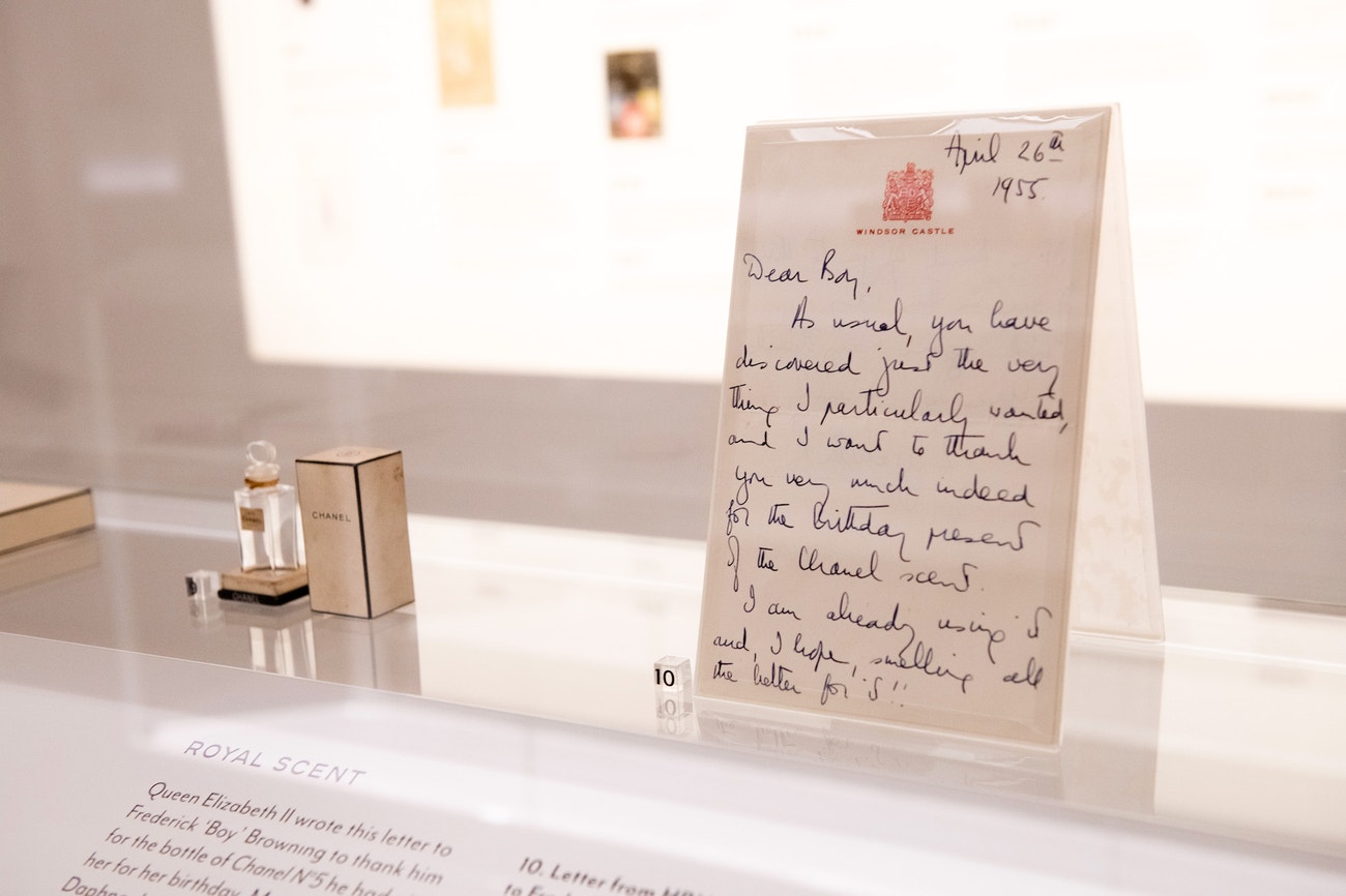 Výstava Chanel: Manifesto v londýnském Victoria & Albert Museum