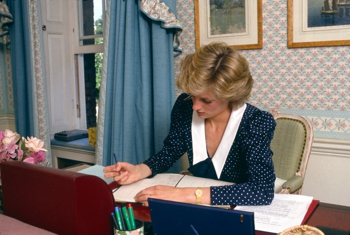 Princezna Diana ve své soukromé kanceláři v Kensingtonském paláci, 10. června 1985                    Autor: Tim Graham Photo Library/Getty Images