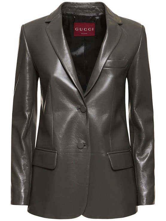 Sako z lesklé kůže, GUCCI, prodává Luisaviaroma, 3 600 €