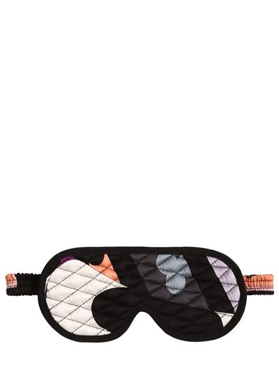 Maska, která povýší jakýkoli outfit (ano, i ten cestovní) na vyšší úroveň  Emilio Pucci (prodává Luisa Via Roma), € 120