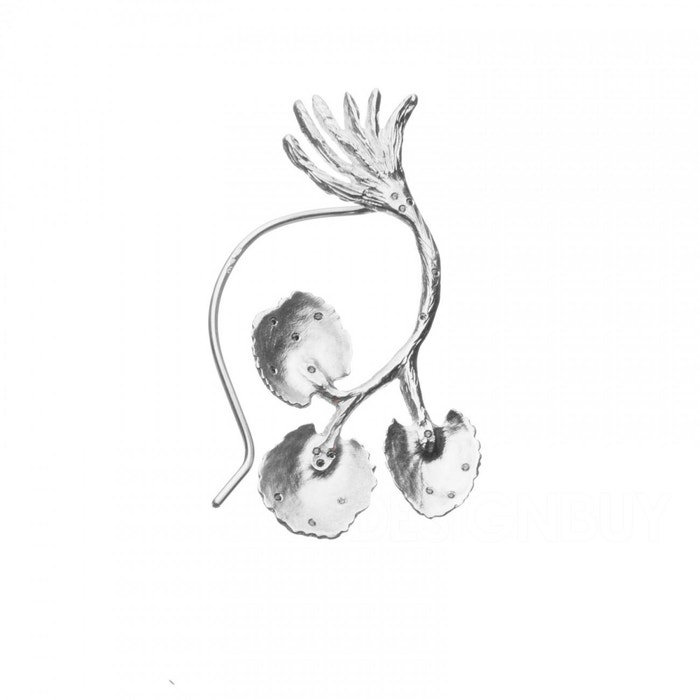 _ Ear Cuff Voynichův rukopis_, Nastassia Aleinikava, prodává Designbuy, 4 800 Kč Autor: Archiv značky