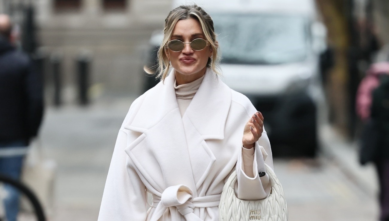 Bílá je víc než černá. Takto vypadá zimní elegance podle Ashley Roberts Bílá je víc než černá. Takto vypadá zimní elegance podle Ashley Roberts