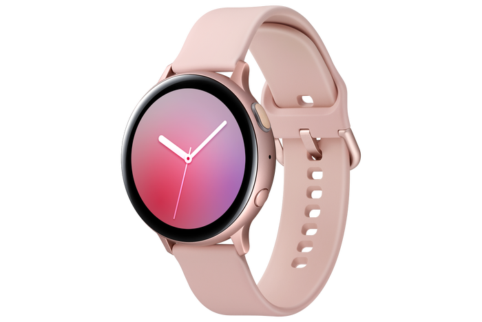 SAMSUNG  Dlouhá výdrž baterie, wellness funkce a nadčasový design, který můžete přizpůsobit svému stylu. To vše mají chytré hodinky Samsung Galaxy Watch Active2. Budoucnost tak máte doslova na dosah ruky. K dispozici jsou v černé, stříbrné a růžové barvě, přičemž pásky lze libovolně měnit.  Cena: od 7 490 Kč Autor: Archiv značky