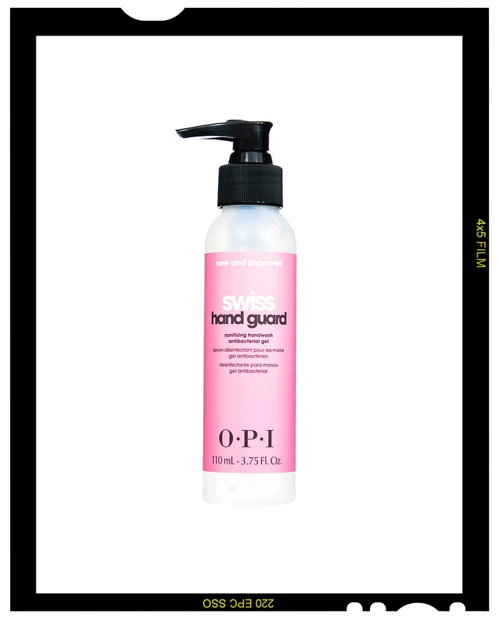 Dezinfekční gel na ruce Swiss Hand Guard, O.P.I., prodává The Nail Store, 293 Kč