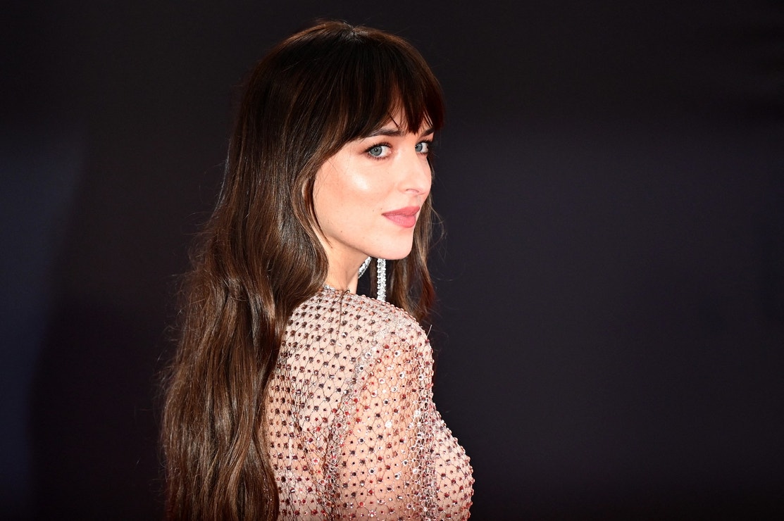 Dakota Johnson spí 14 hodin denně. Není to moc?