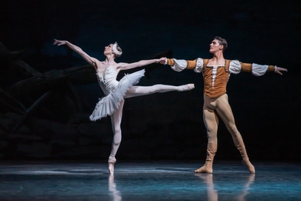 První sólistka Baletu ND Alina Nanu a hostující první sólista Baletu ND Daniel Camargo