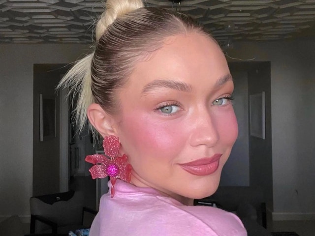 Barbie Glow Blush: Toto je nejoblíbenější způsob nanášení tvářenky na léto