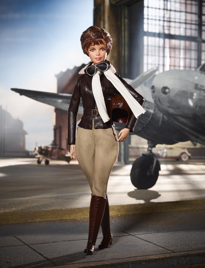 Barbie jako Amelia Earhart