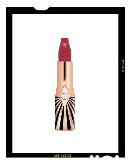 Rtěnka Hot Lips 2 v odstínu Amazing Amal, Chartlotte Tilbury, prodává Cult-beauty, 28 £