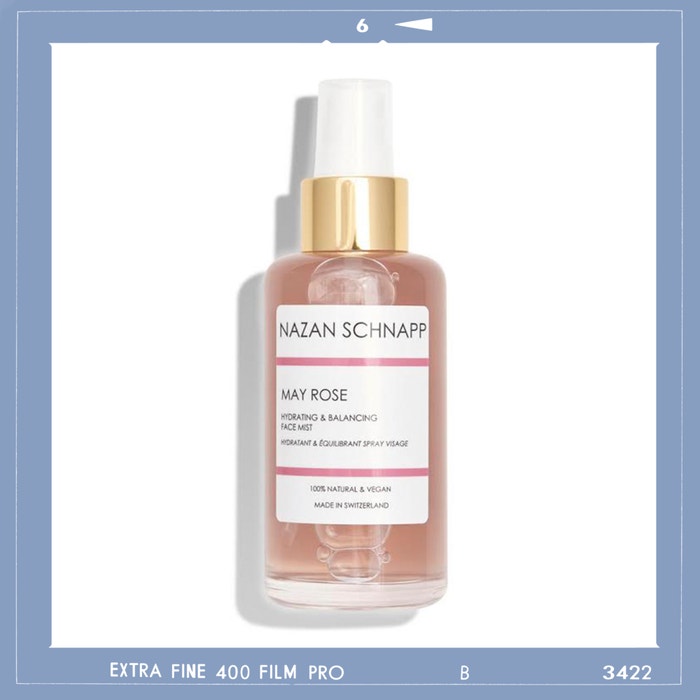 Hydratační pleťová mlha May Rose Face Mist, NAZAN SCHNAPP, prodává Nazanschnapp.com, 38 €