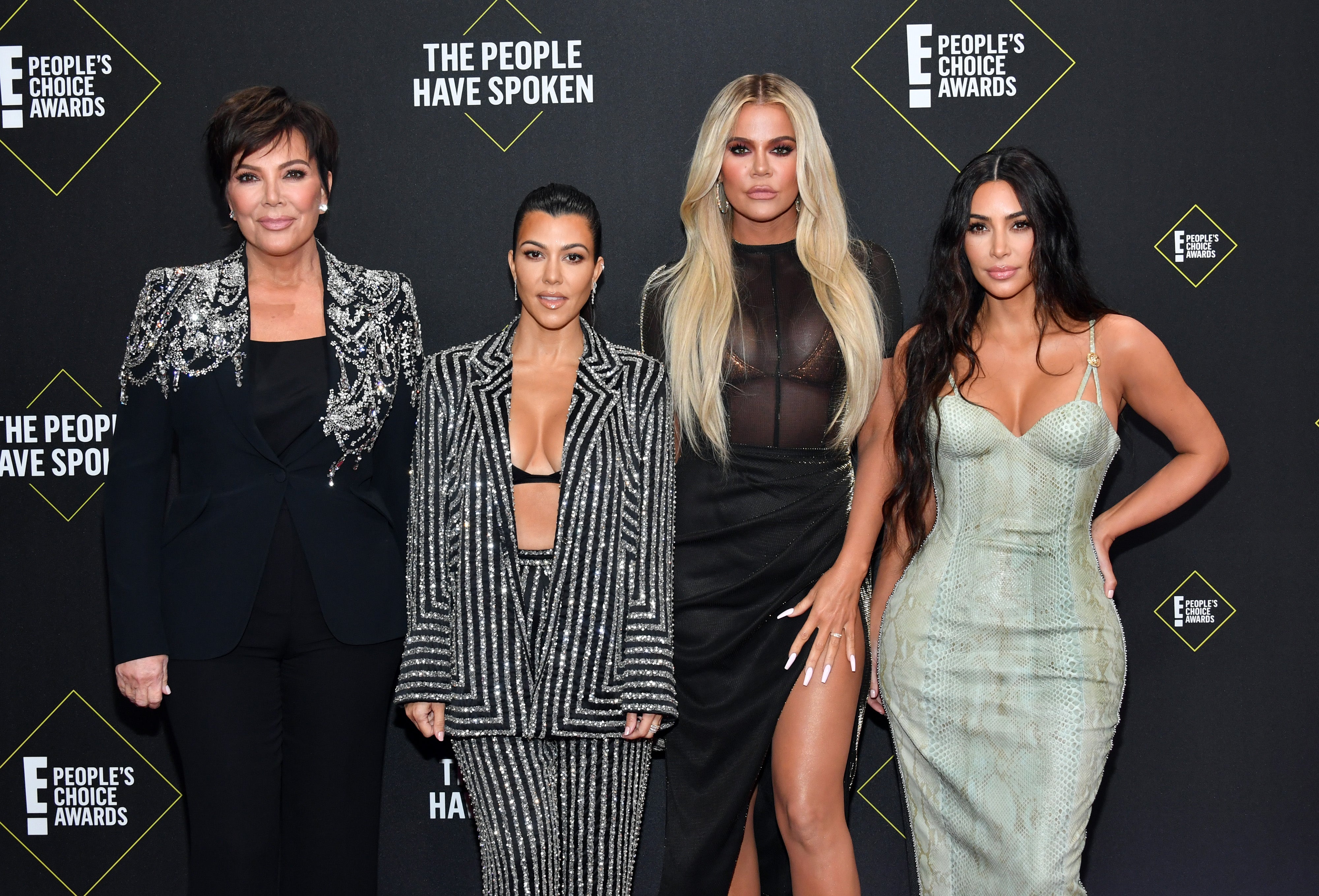 Kris Jenner, Kourtney Kardashian, Khloé Kardashian a Kim Kardashian West na E! People's Choice Awards 2019 Autor: Amy Sussman/E! Entertainment/NBCU Photo Bank