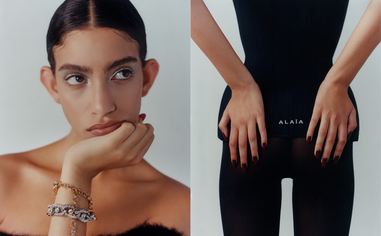 Vlevo: overal Louis Vuitton, náramky Amina Muaddi; vpravo: korzet a punčocháče Alaïa