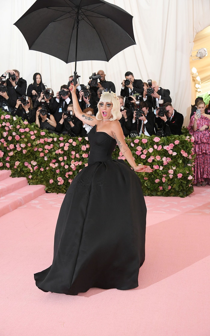 Lady Gaga v šatech Brandon Maxwell      Autor: Getty Images