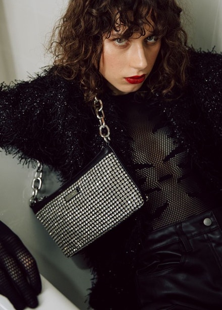 Kalhoty z recyklovaného polyesteru, ZIGN STUDIO, prodává Zalando.cz 1 368 Kč, zebrované body, GCDS, prodává Zalando.cz  6 300 Kč
